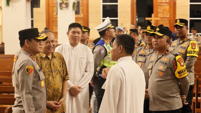 Kapolda Metro Jaya Tinjau Gereja di Kelapa Gading, Pastikan Natal Aman